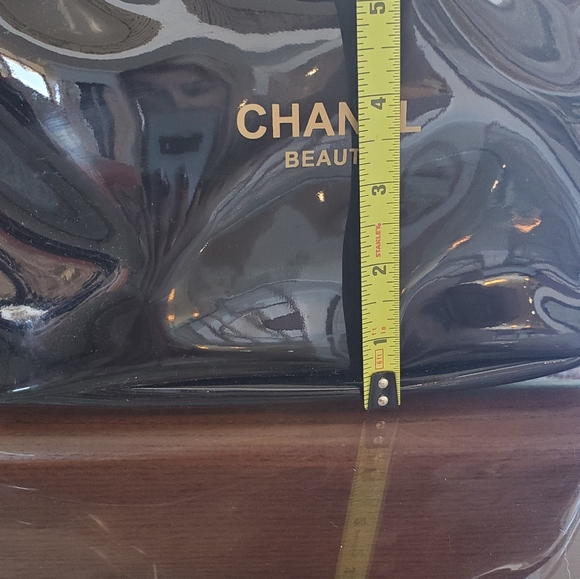 Chanel Glossy Black Cosmetic Case - Picture 3 of 5